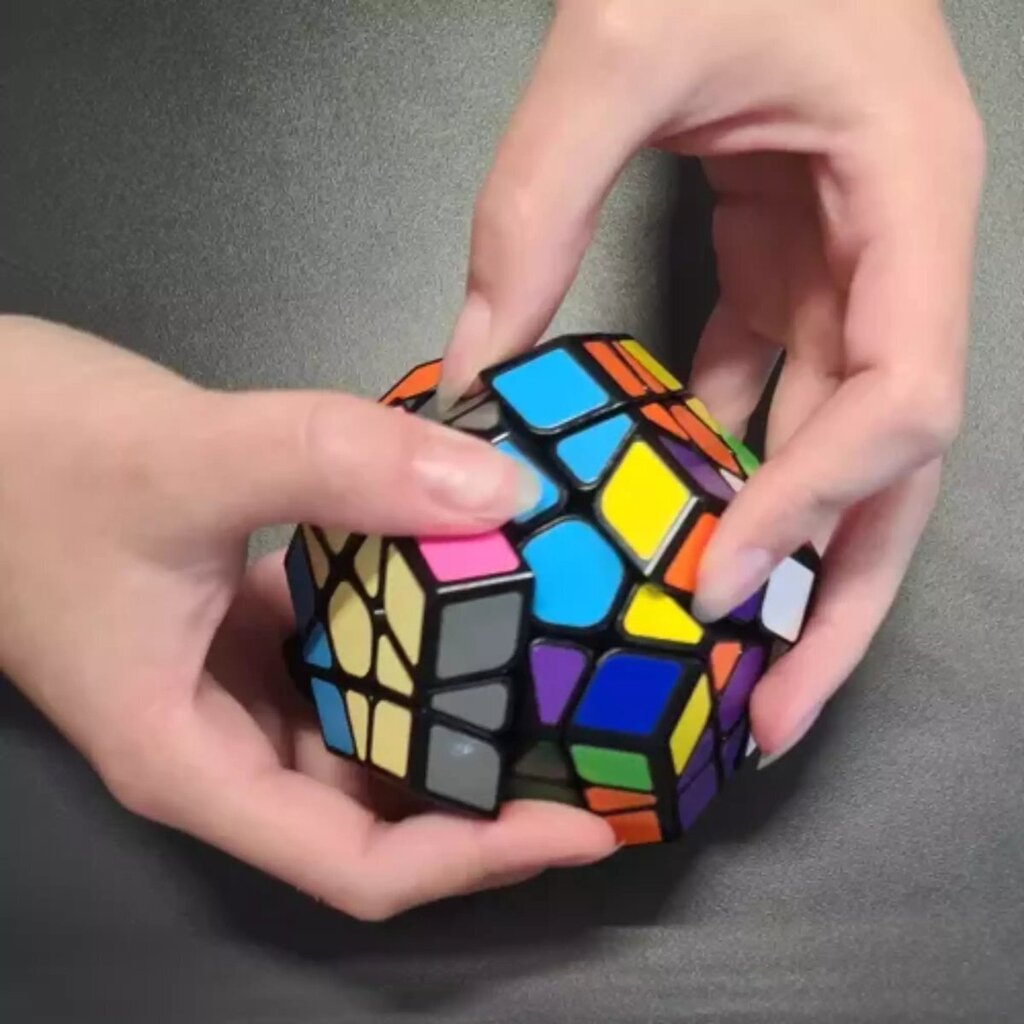 Värviline 12-tahuline Megaminx loogikakuubik viienurksete pööratavate külgedega